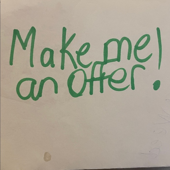 Elsa Frozen 8
(130)costume.Blue velvet gown w/fur collar&sheer cape & a crown. - Picture 2 of 13